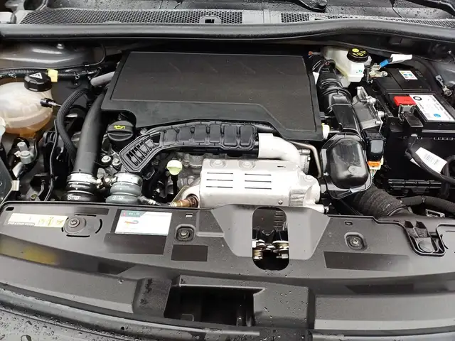 Peugeot 2008 view 5