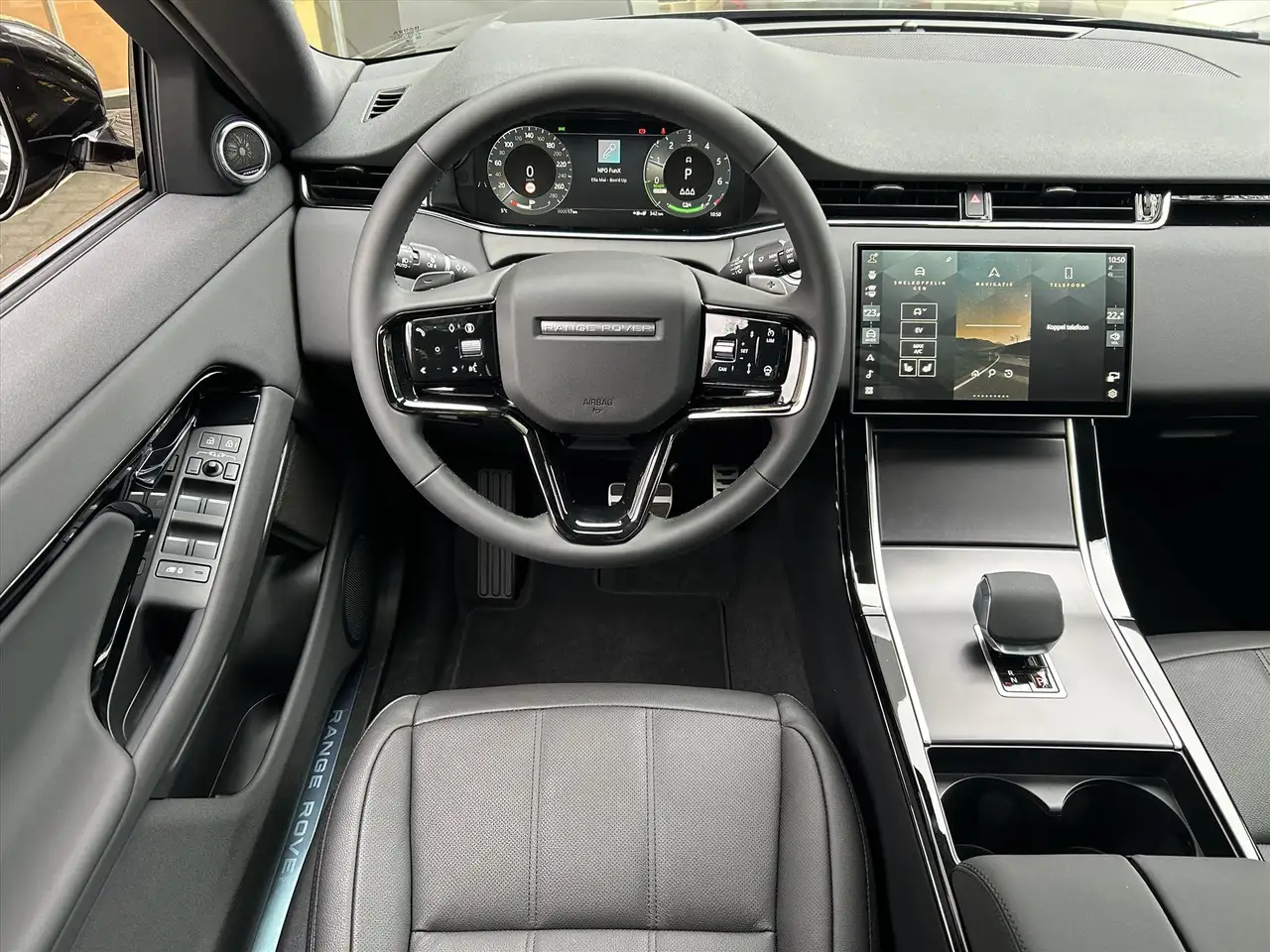 Land Rover Range Rover Evoque 2026 — фото 6