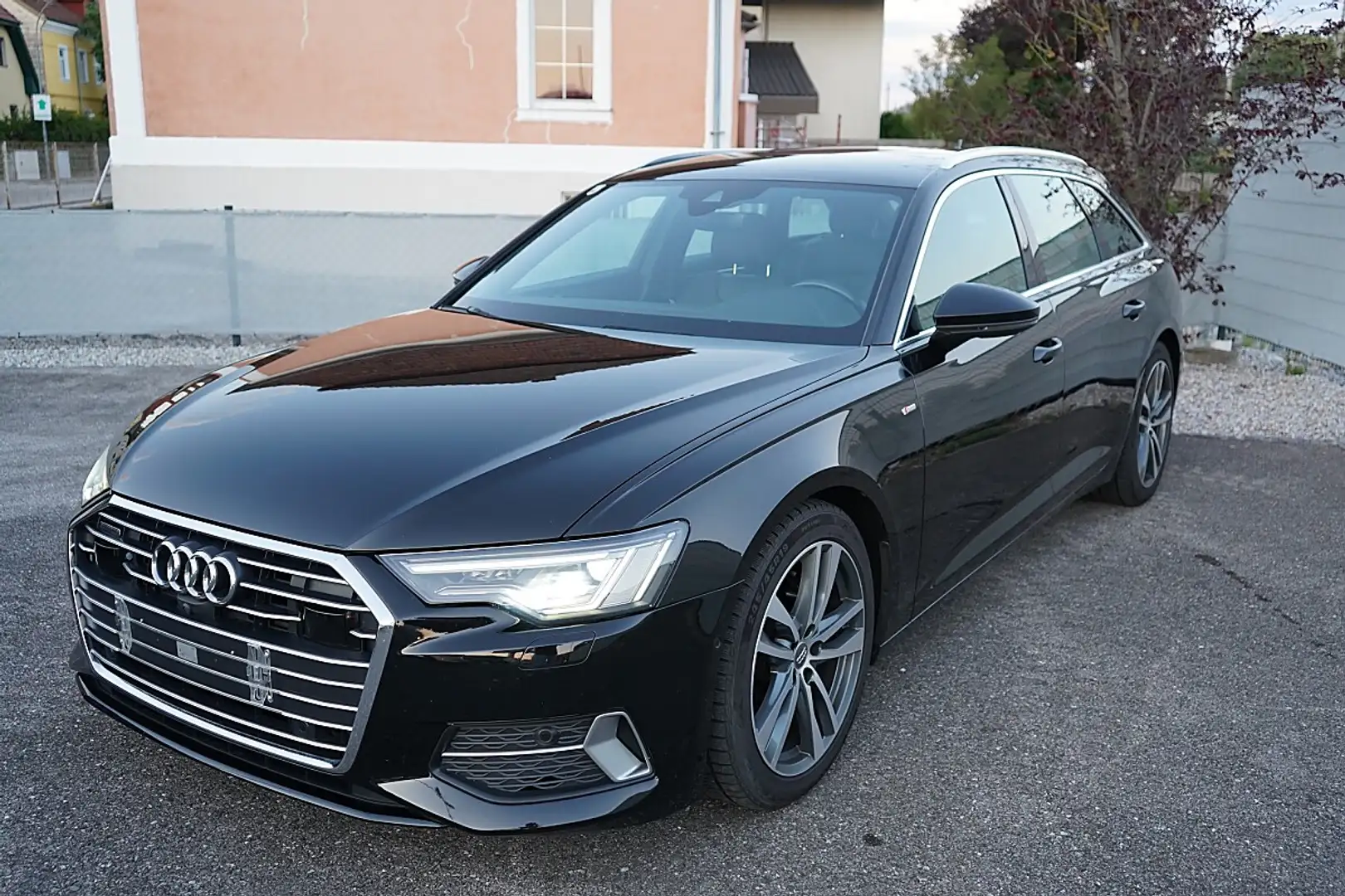Audi A6 40 2.0 TDI Avant quattro sport (EURO 6d-TEMP) Schwarz - 1