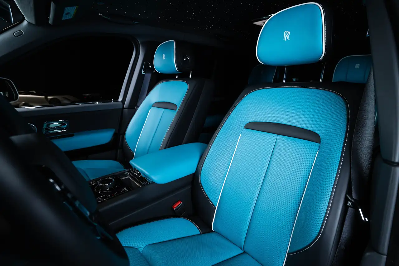 Rolls-Royce Cullinan снимка Rolls-Royce Cullinan