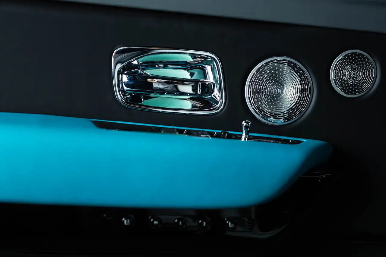Rolls-Royce Cullinan снимка Rolls-Royce Cullinan