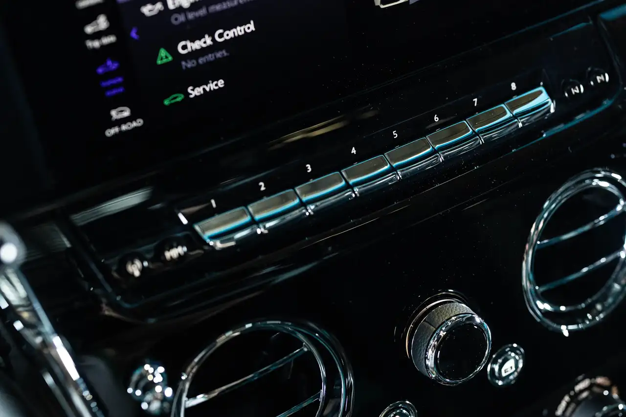 Rolls-Royce Cullinan снимка Rolls-Royce Cullinan
