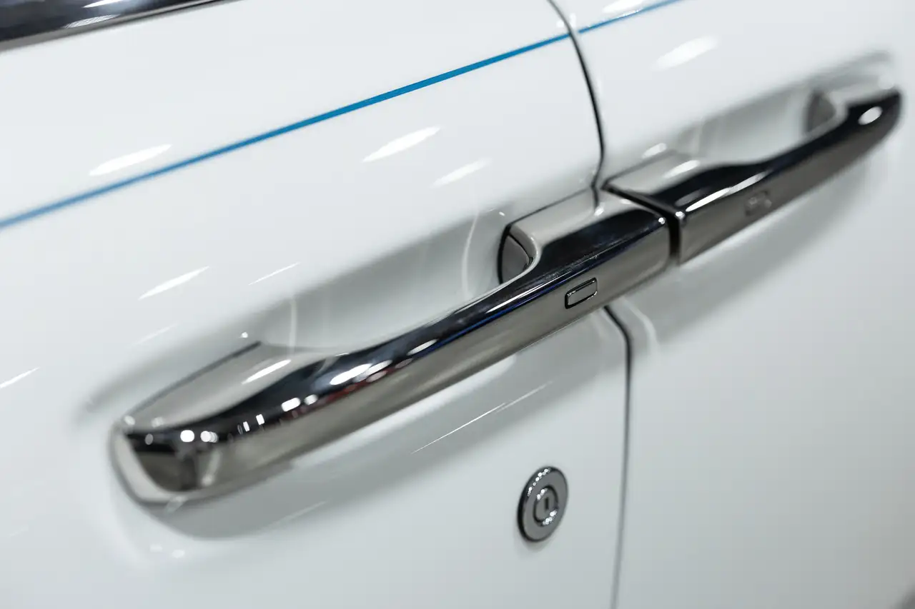 Rolls-Royce Cullinan снимка Rolls-Royce Cullinan