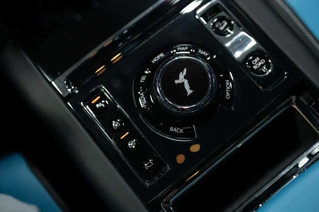 Rolls-Royce Cullinan снимка Rolls-Royce Cullinan