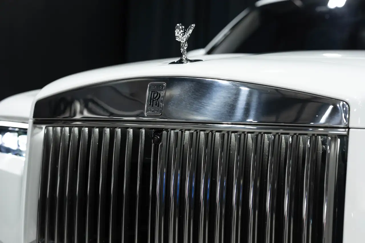 Rolls-Royce Cullinan снимка Rolls-Royce Cullinan