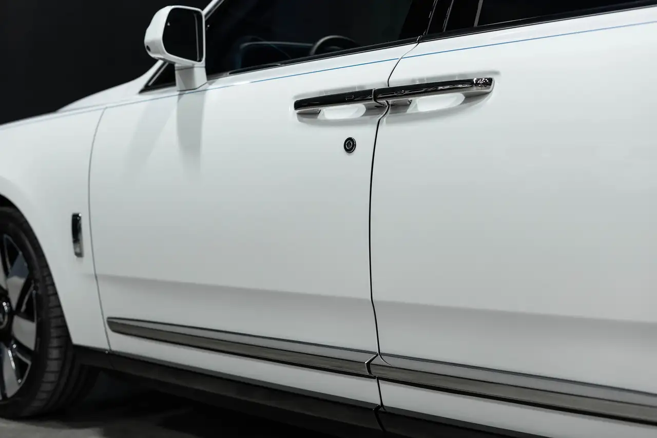 Rolls-Royce Cullinan снимка Rolls-Royce Cullinan