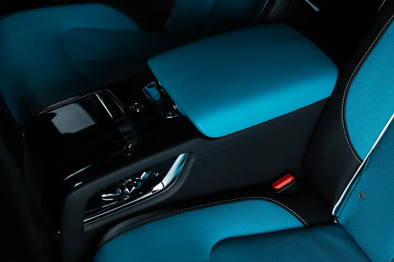 Rolls-Royce Cullinan снимка Rolls-Royce Cullinan