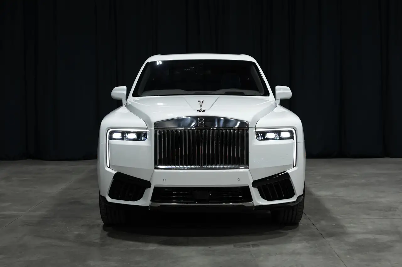 Rolls-Royce Cullinan снимка Rolls-Royce Cullinan