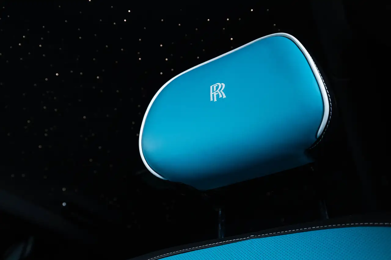 Rolls-Royce Cullinan снимка Rolls-Royce Cullinan