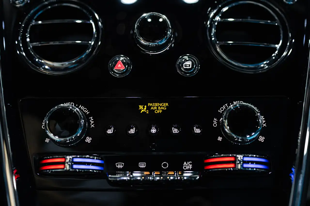 Rolls-Royce Cullinan снимка Rolls-Royce Cullinan