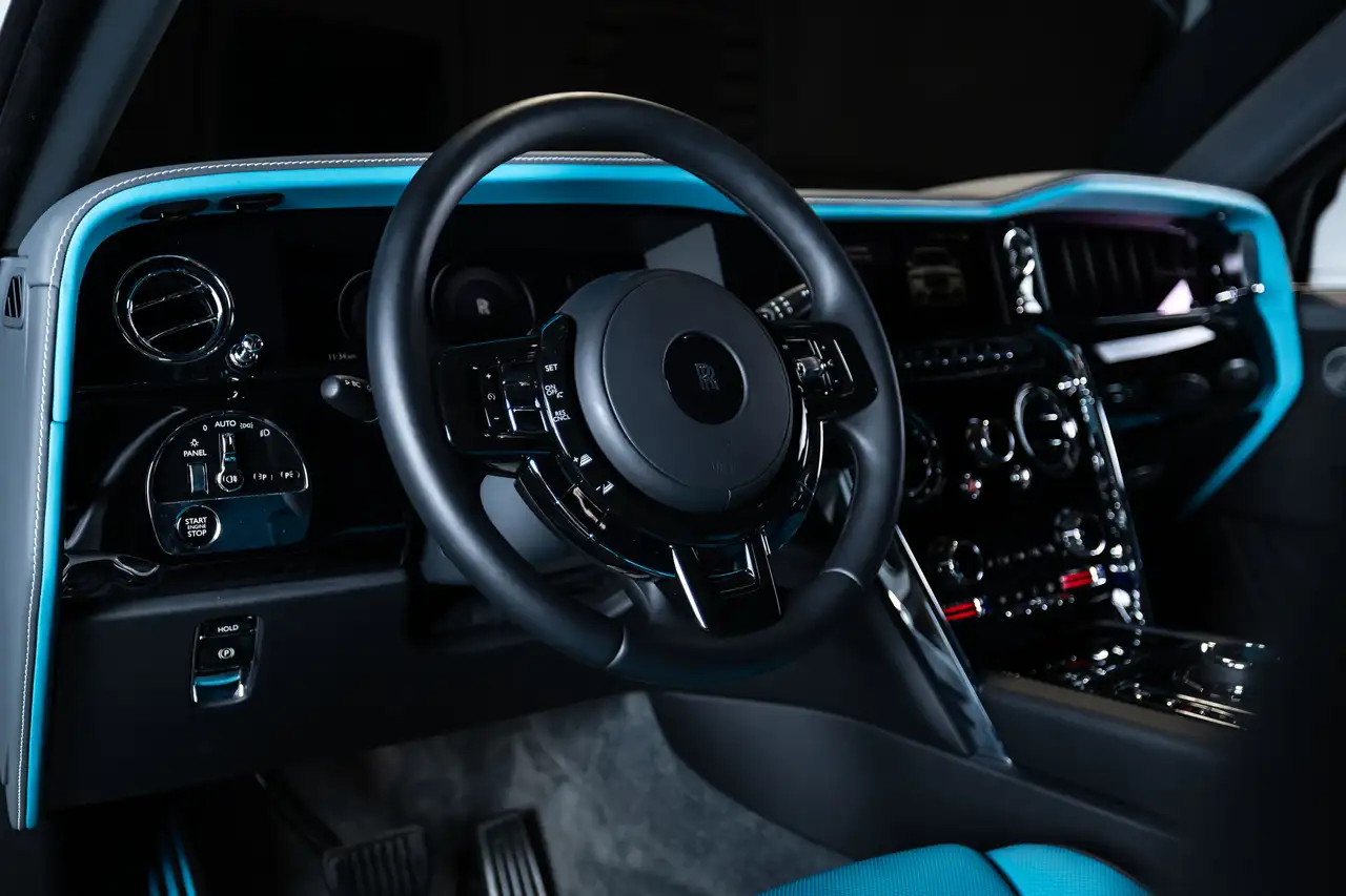 Rolls-Royce Cullinan снимка Rolls-Royce Cullinan