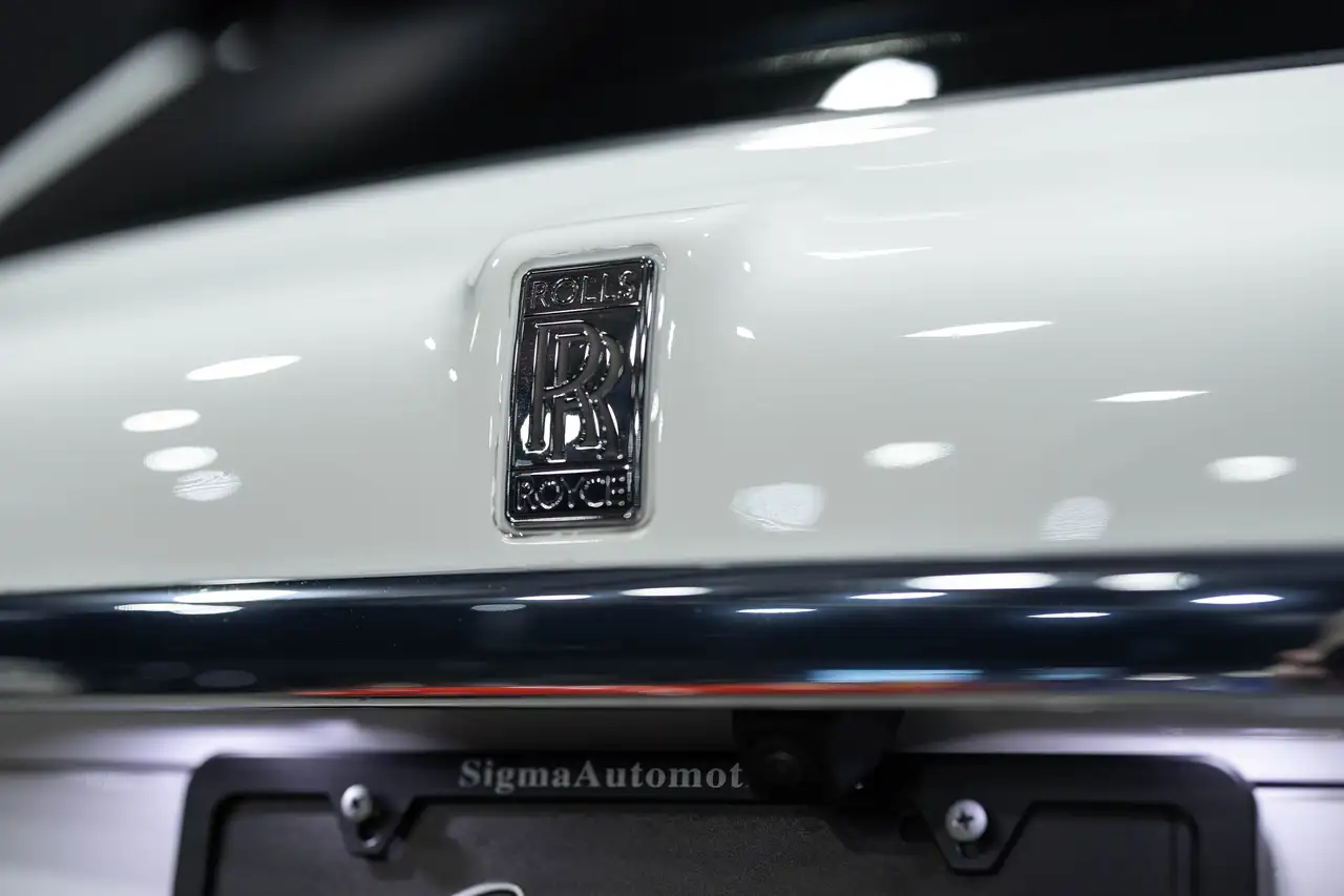 Rolls-Royce Cullinan снимка Rolls-Royce Cullinan