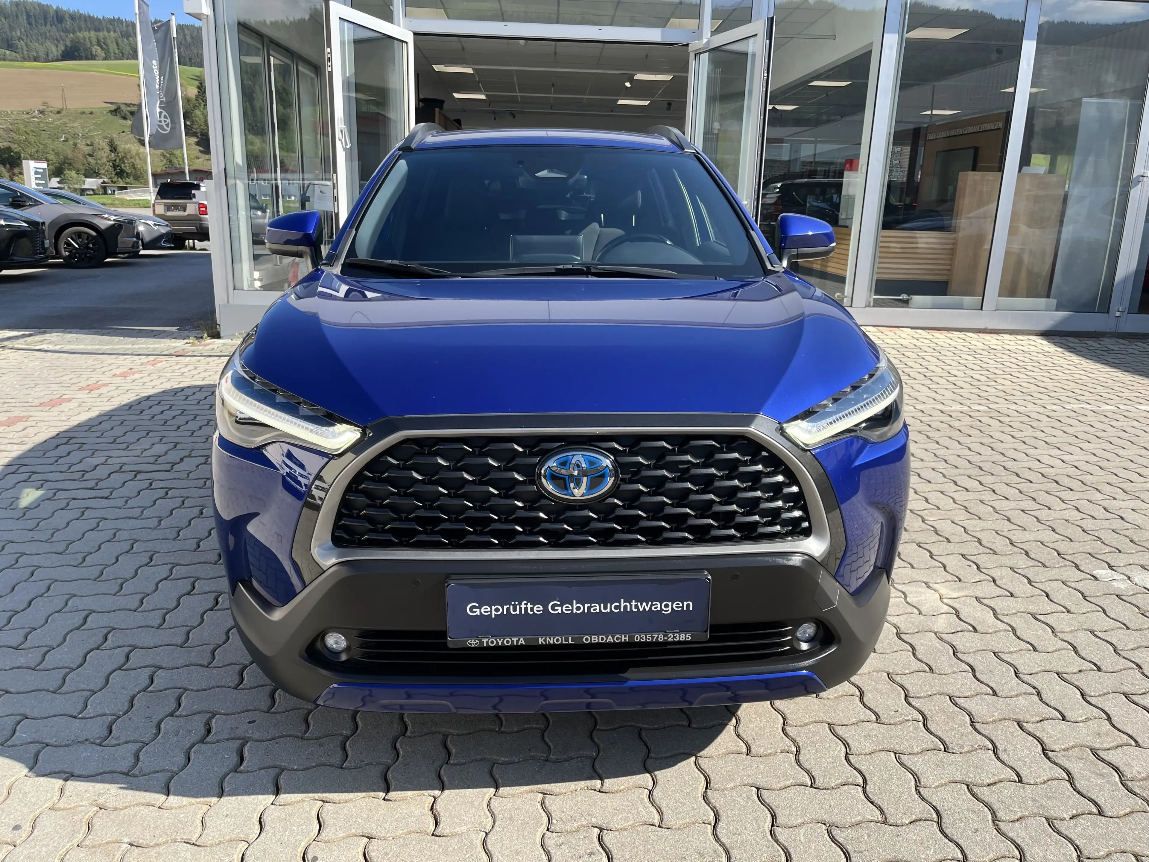 Toyota Corolla Cross 2,0 Hybrid AWD Active Drive — photo 3