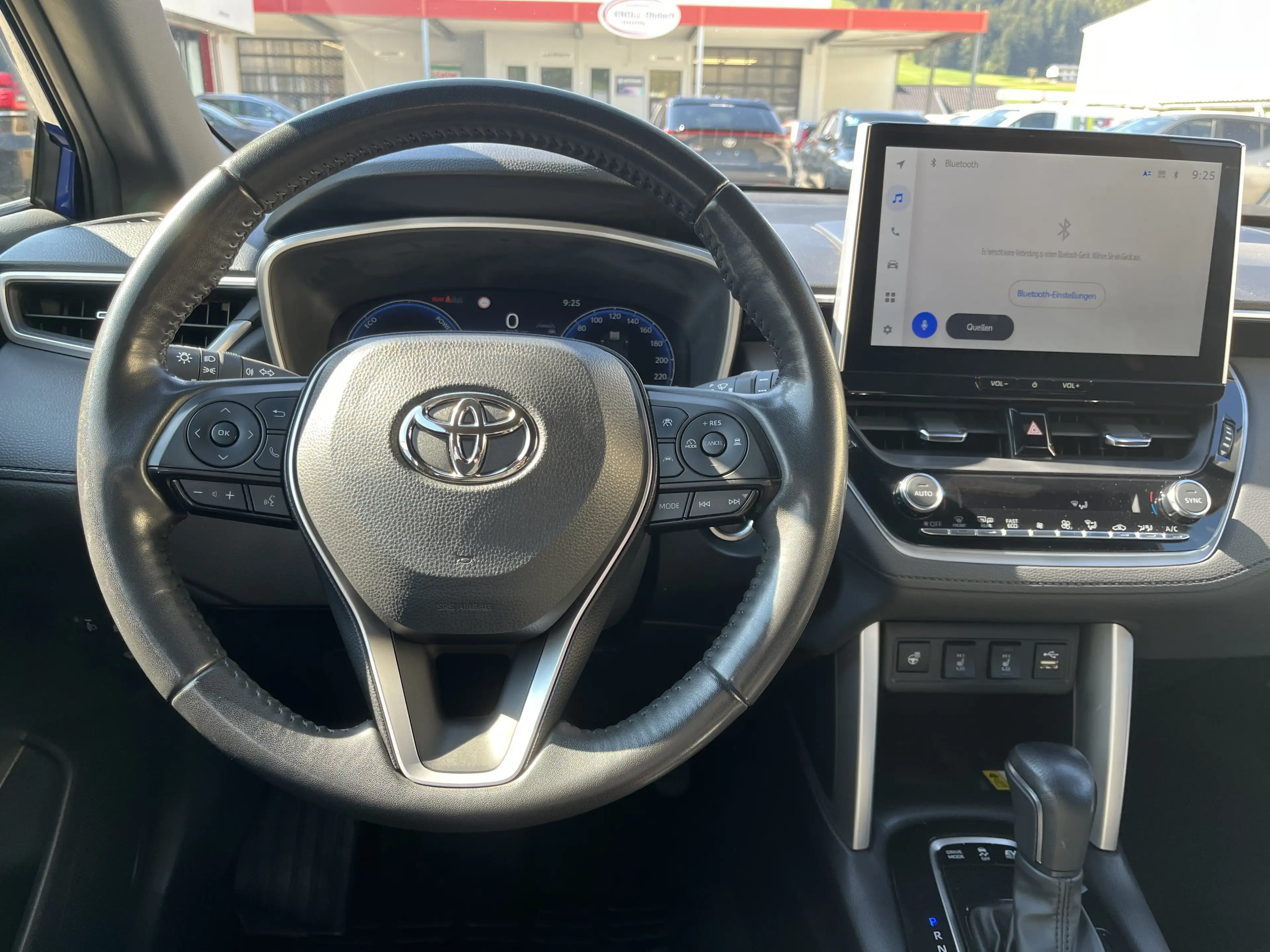 Toyota Corolla Cross 2,0 Hybrid AWD Active Drive — photo 8