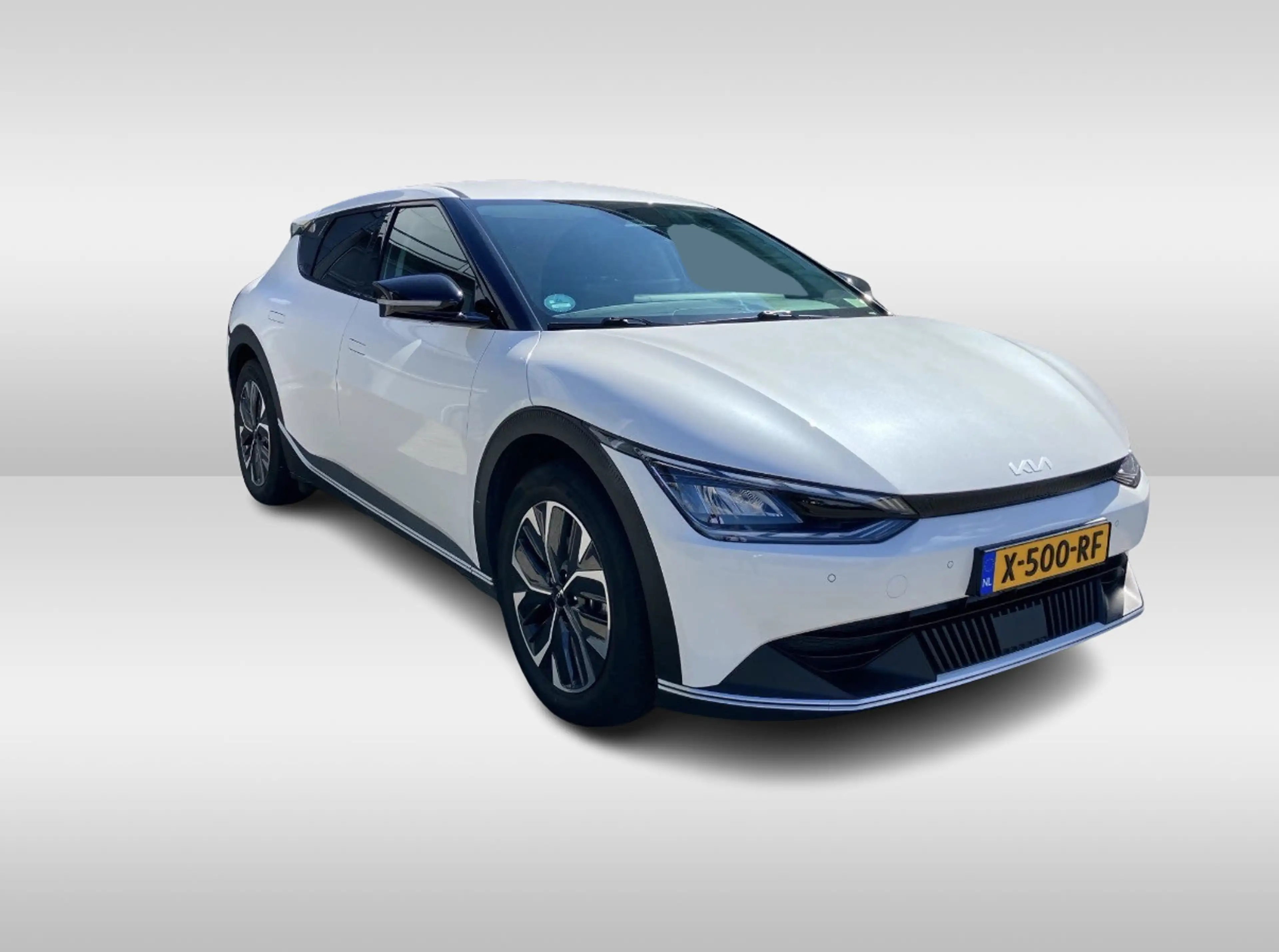 Kia EV6 Light Edition 58 kWh / SOH 100% / Camera / Navigat — photo 4