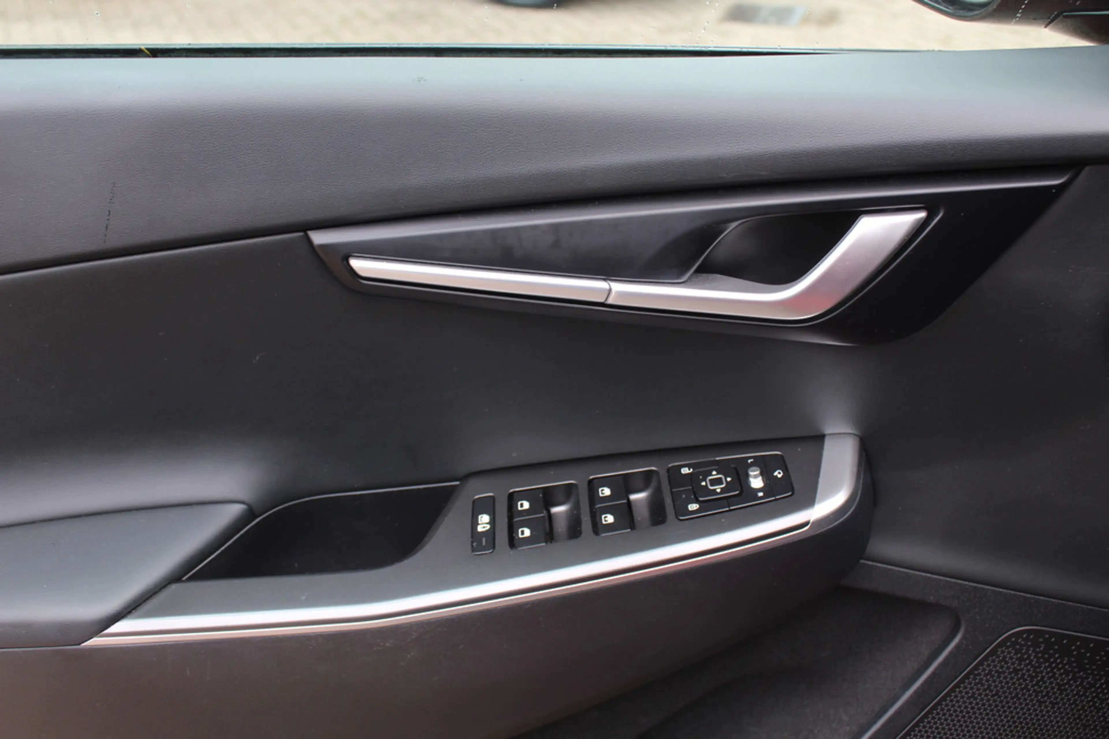 Kia EV6 Light Edition 58 kWh / SOH 100% / Camera / Navigat — photo 21