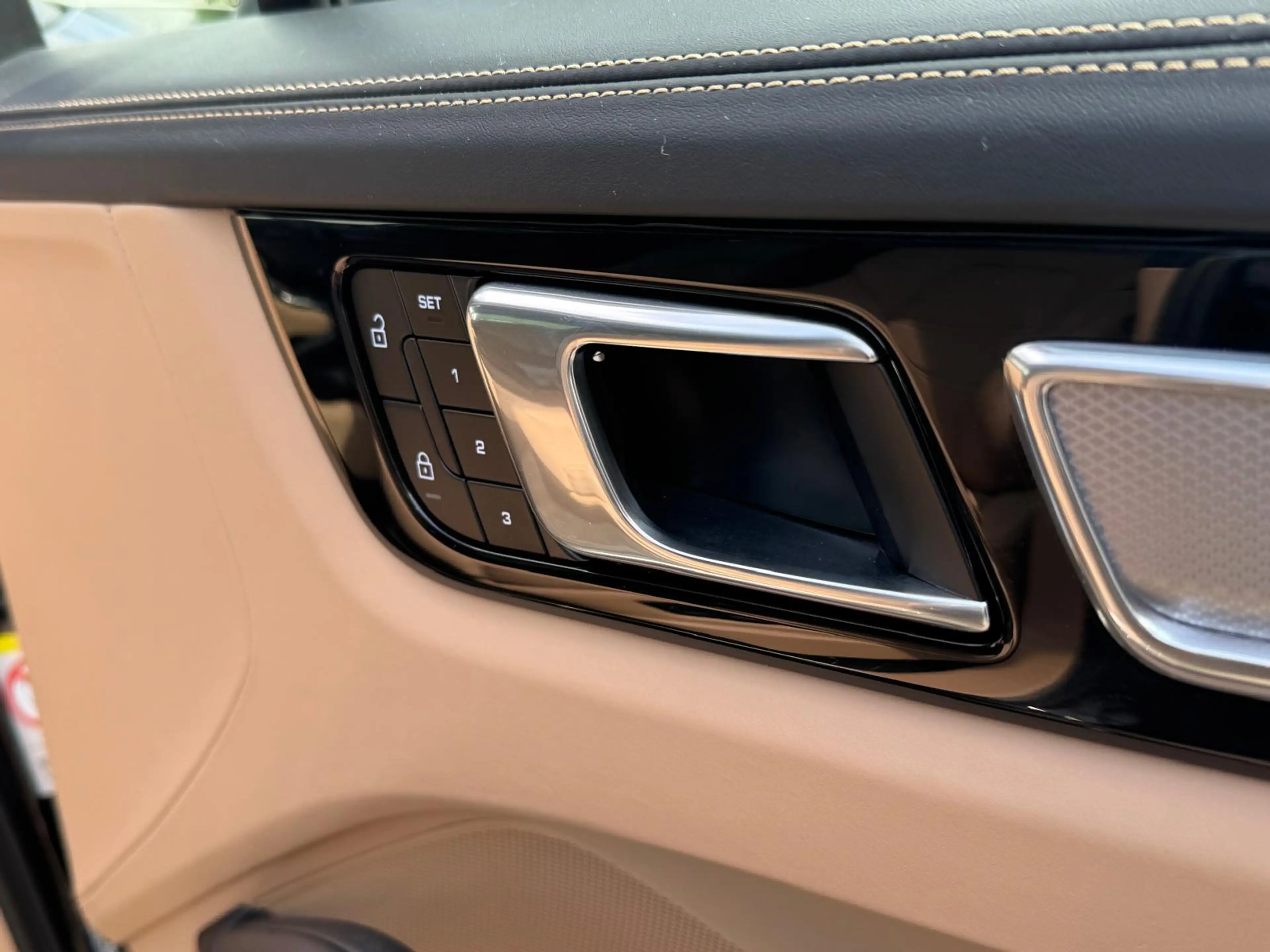 Porsche Cayenne 3.0 E-Hybrid Platinum Edition | PANORAMADAK | TREK — photo 11
