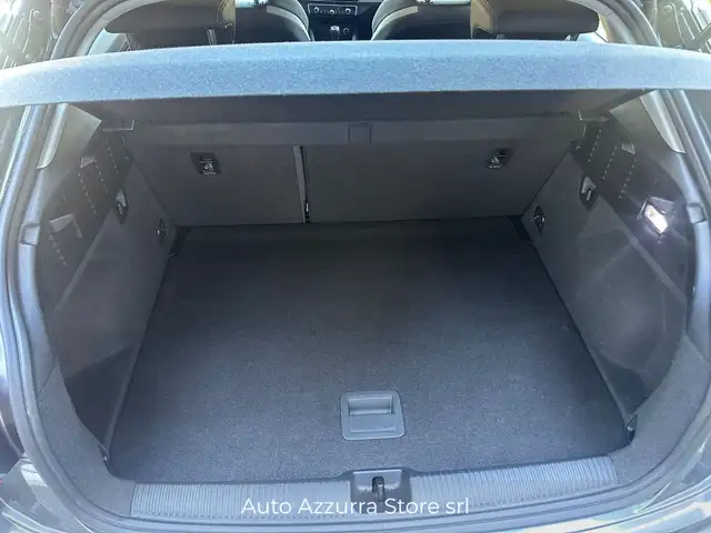 Audi Q2 view 15