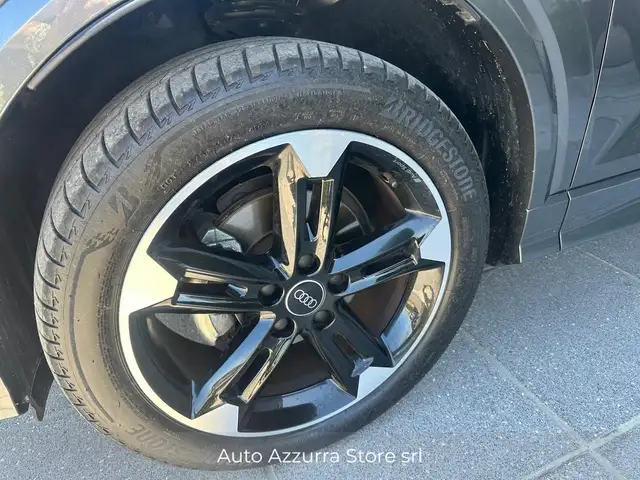 Audi Q2 view 5