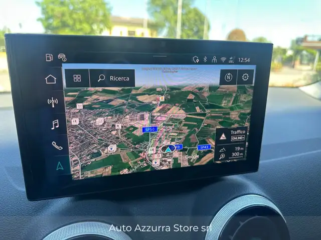 Audi Q2 view 9