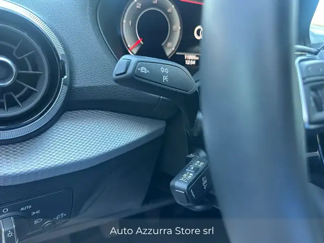 Audi Q2 view 12