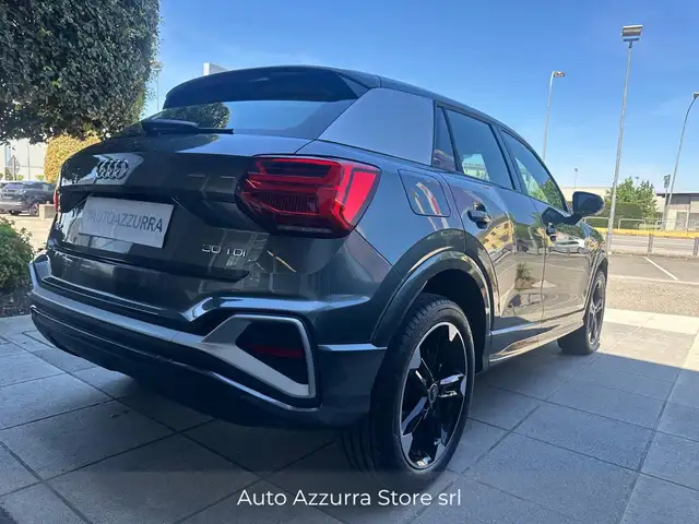 Audi Q2 view 4