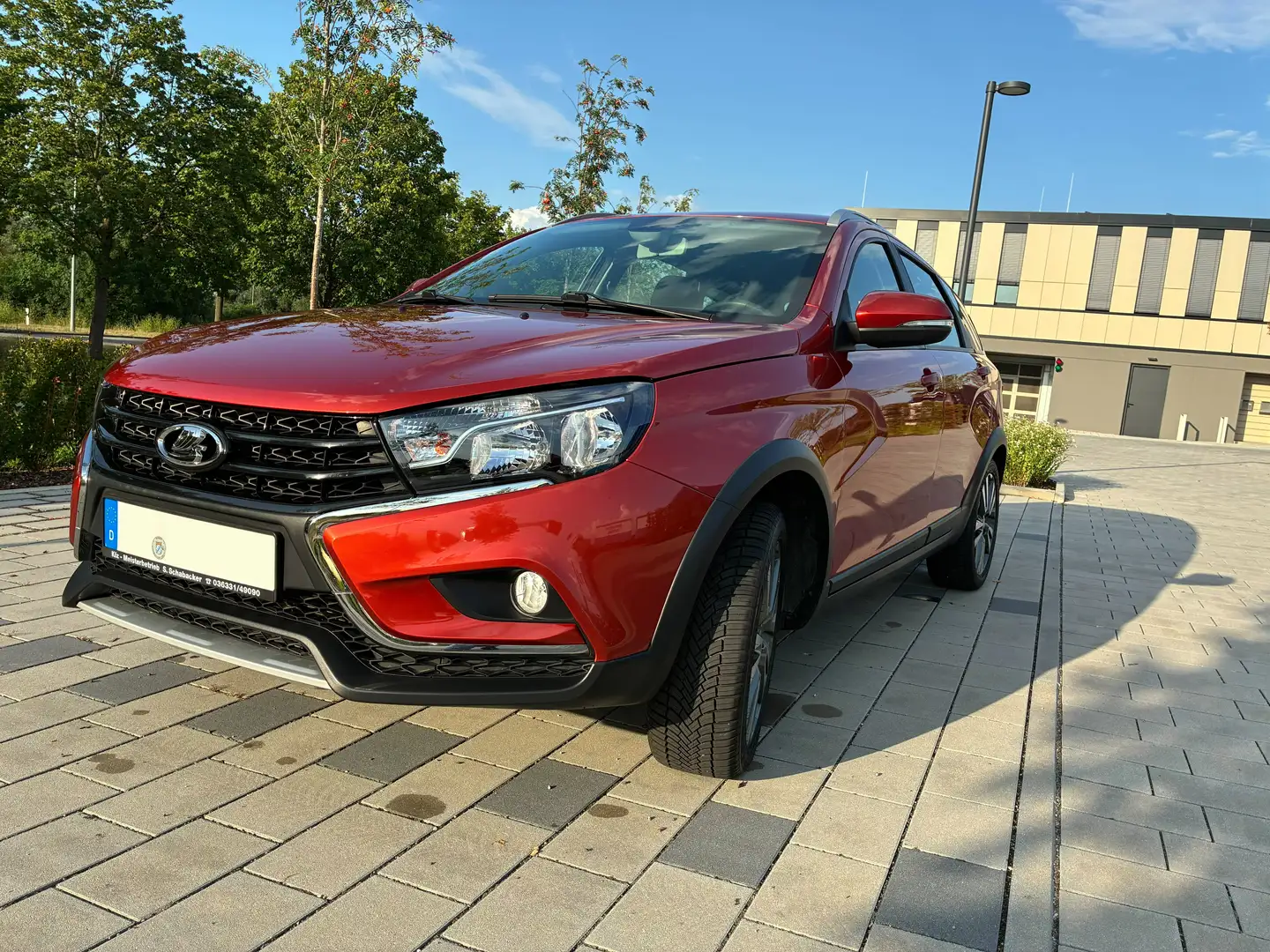 Lada Vesta 16V SW Cross Orange - 2