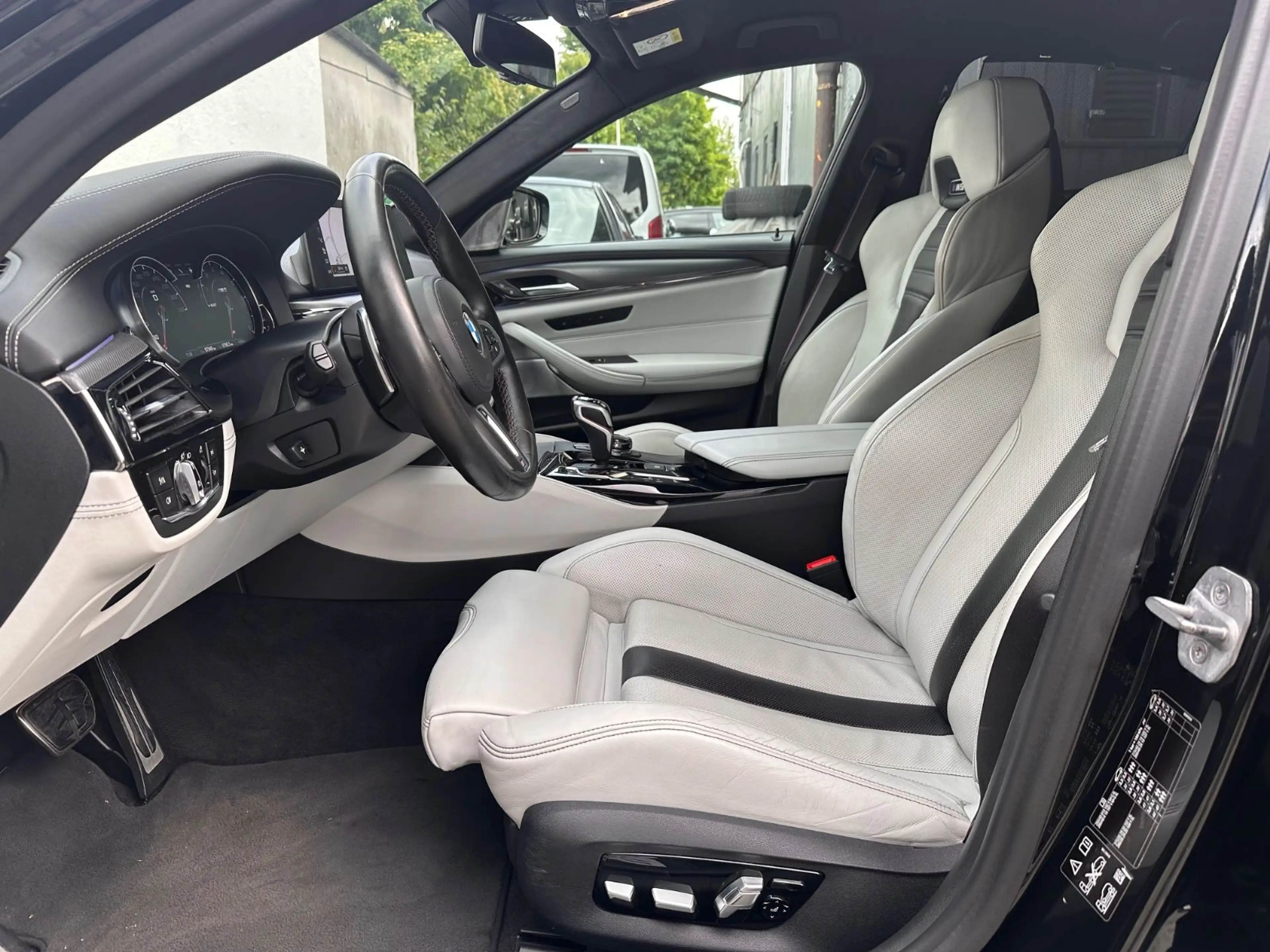 BMW M5 Limousine xDrive/SPORT-ABG/DEUTSCHES-FAHRZEUG — photo 13
