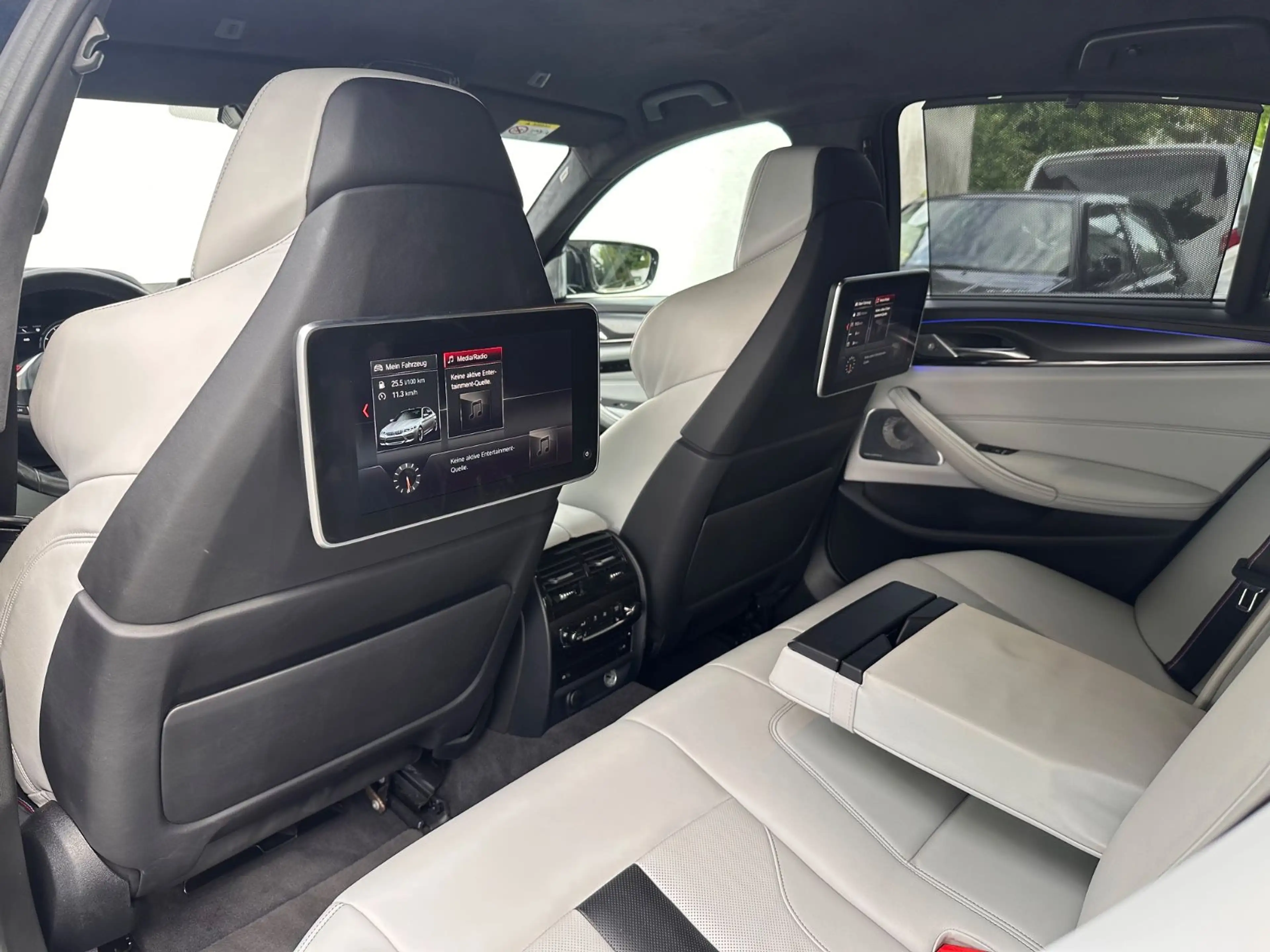 BMW M5 Limousine xDrive/SPORT-ABG/DEUTSCHES-FAHRZEUG — photo 17