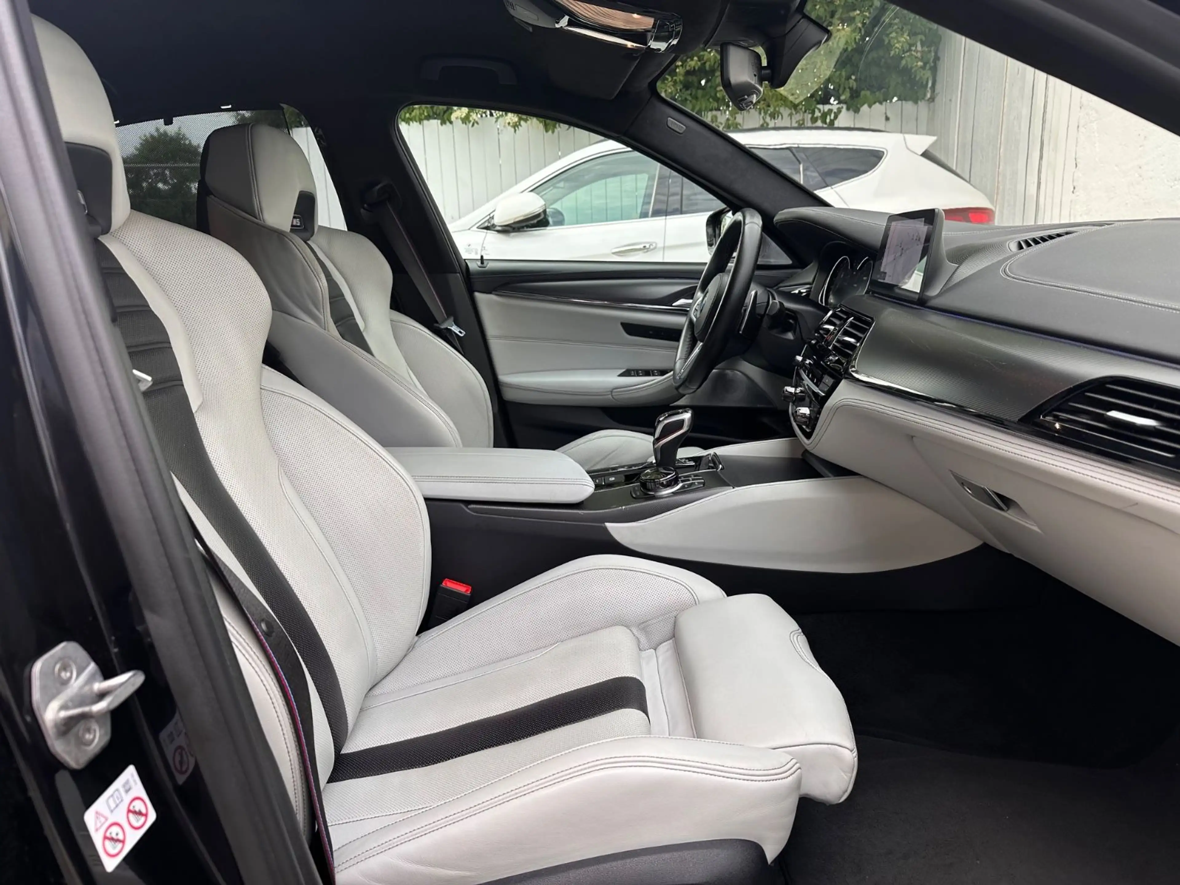BMW M5 Limousine xDrive/SPORT-ABG/DEUTSCHES-FAHRZEUG — photo 29