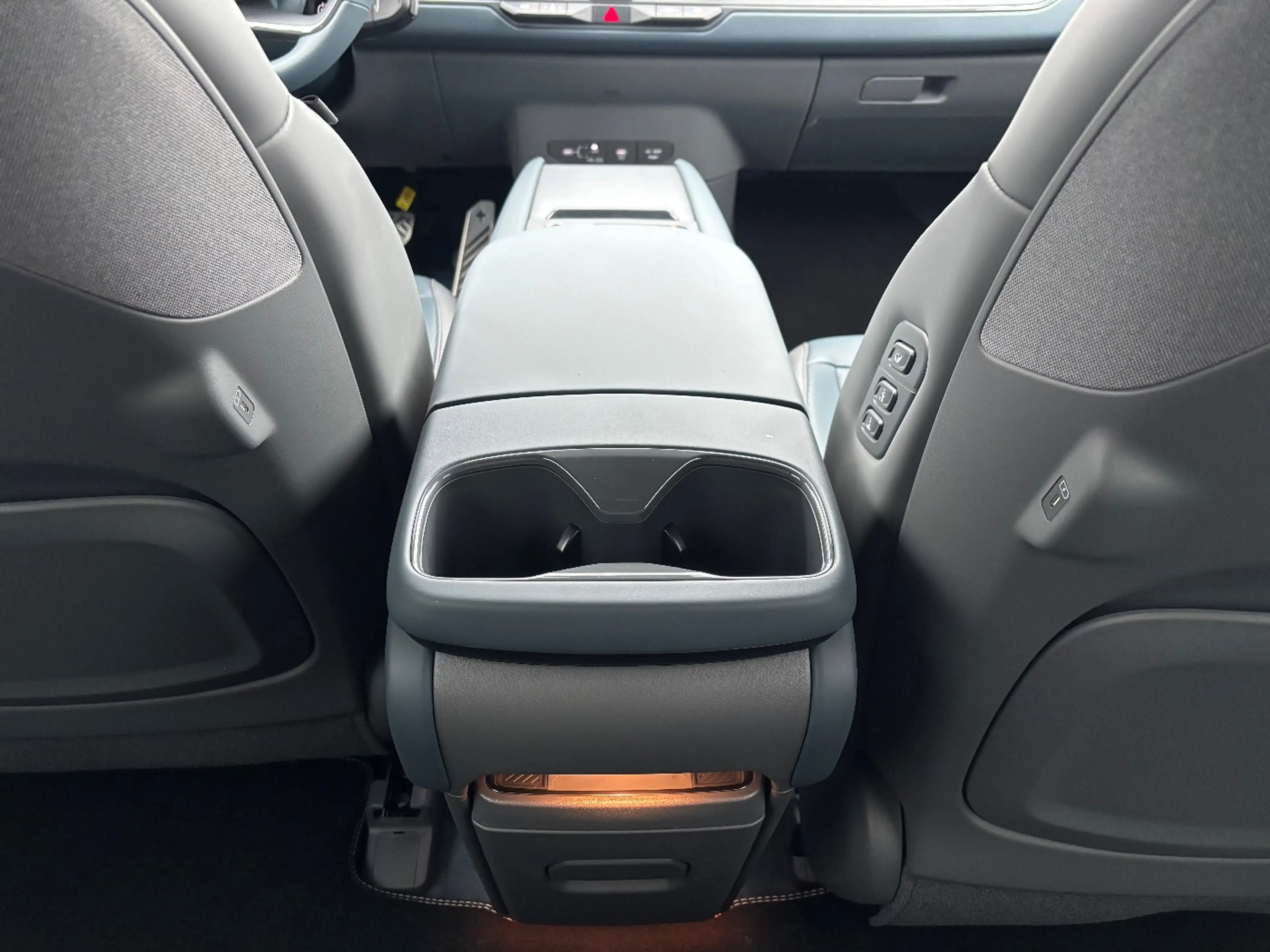 Kia EV9 99,8-kWh AWD GT-line *Panorama*6-Sitzer* — photo 10