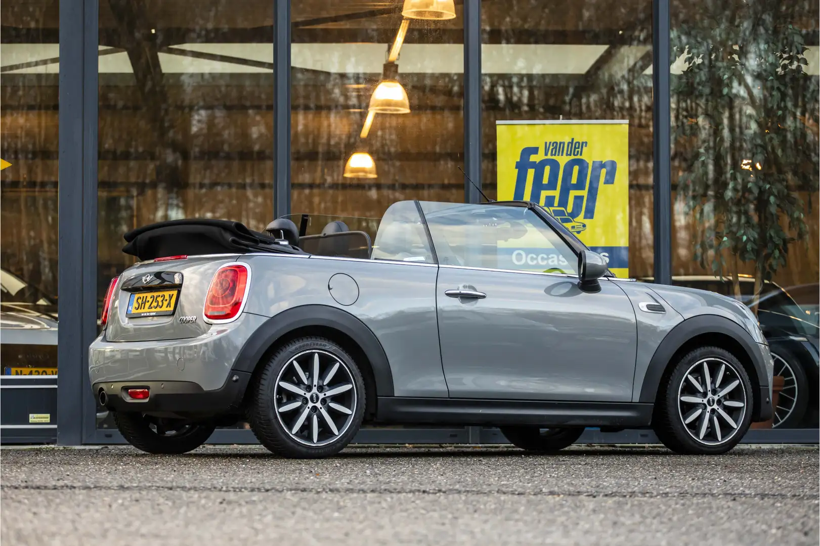 MINI Cooper Cabrio Mini 1.5 Chili Serious Business Grigio - 2