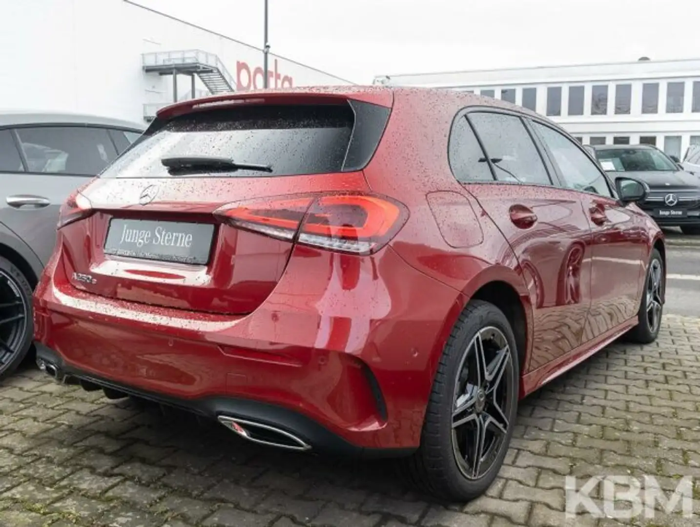 Mercedes-Benz A 250 A 250 e AMG°HIGH-MBUX°DISTR°PANO°DAB°SOUND° Rot - 2