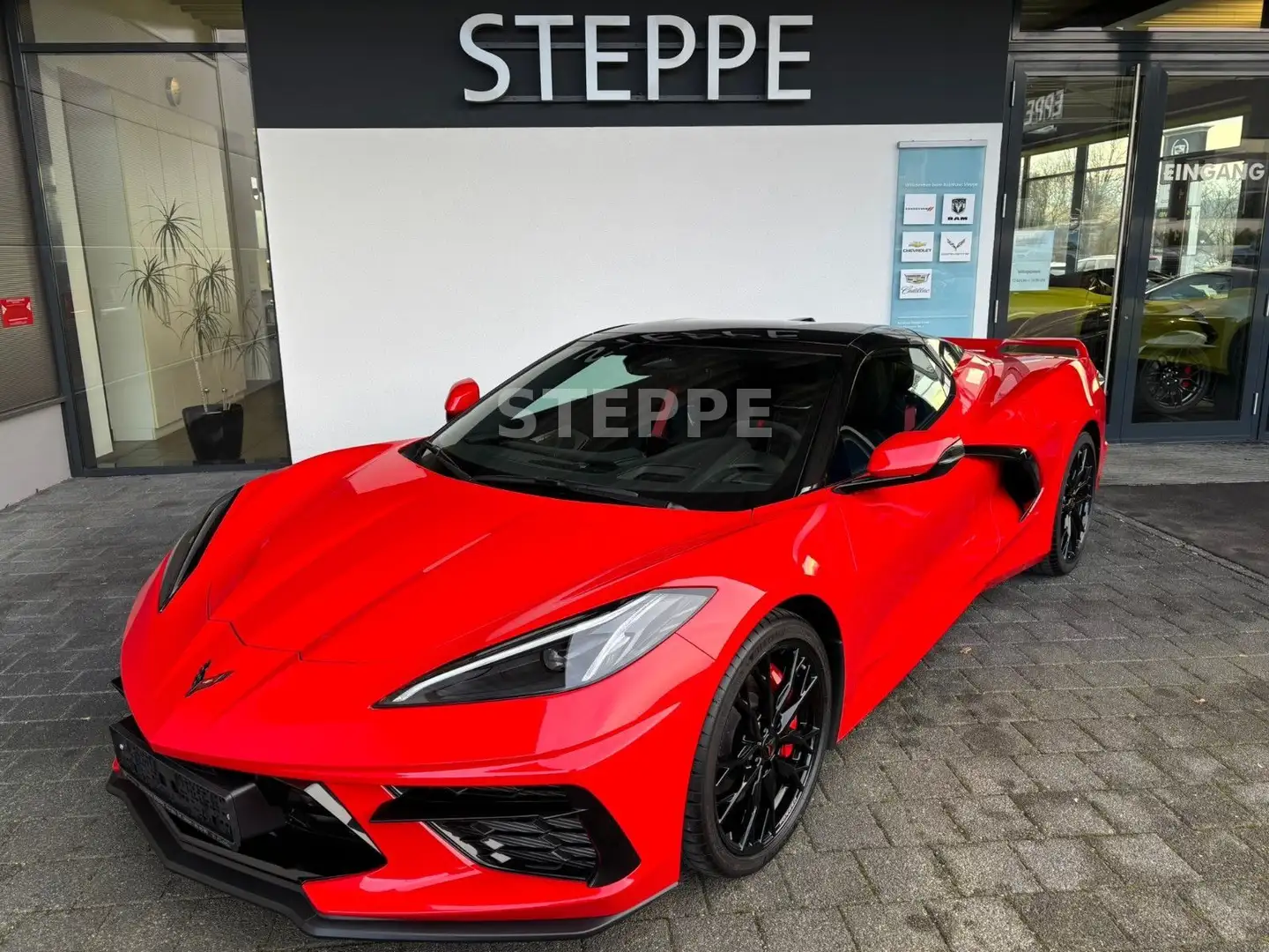 Corvette C8 Stingray Convertible 2024 3LT Europamodell Červená - 2