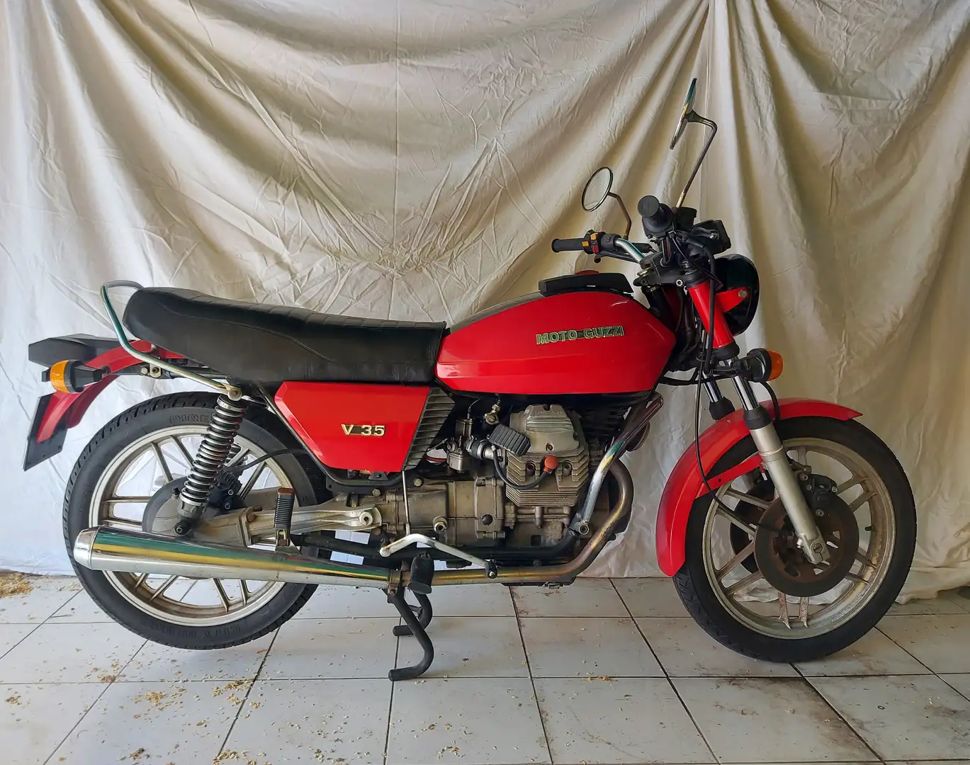 Moto Guzzi V 35 - 1