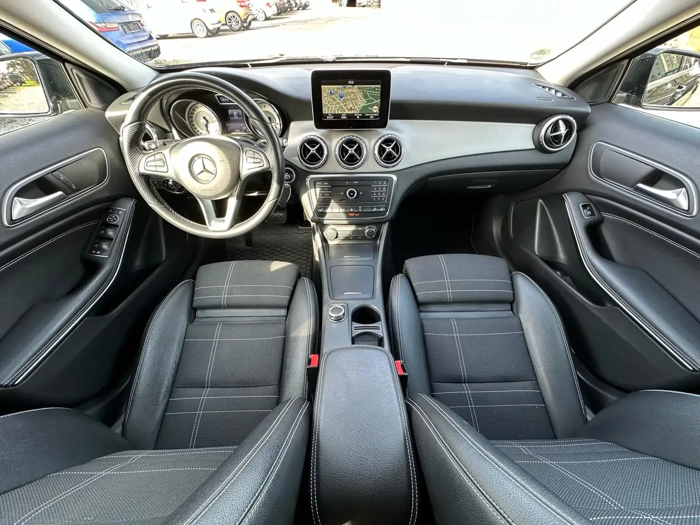 Mercedes-Benz GLA 220 CDI 4Matic  -KAMERA+NAVIGATION+TEMPOMAT- Noir - 2