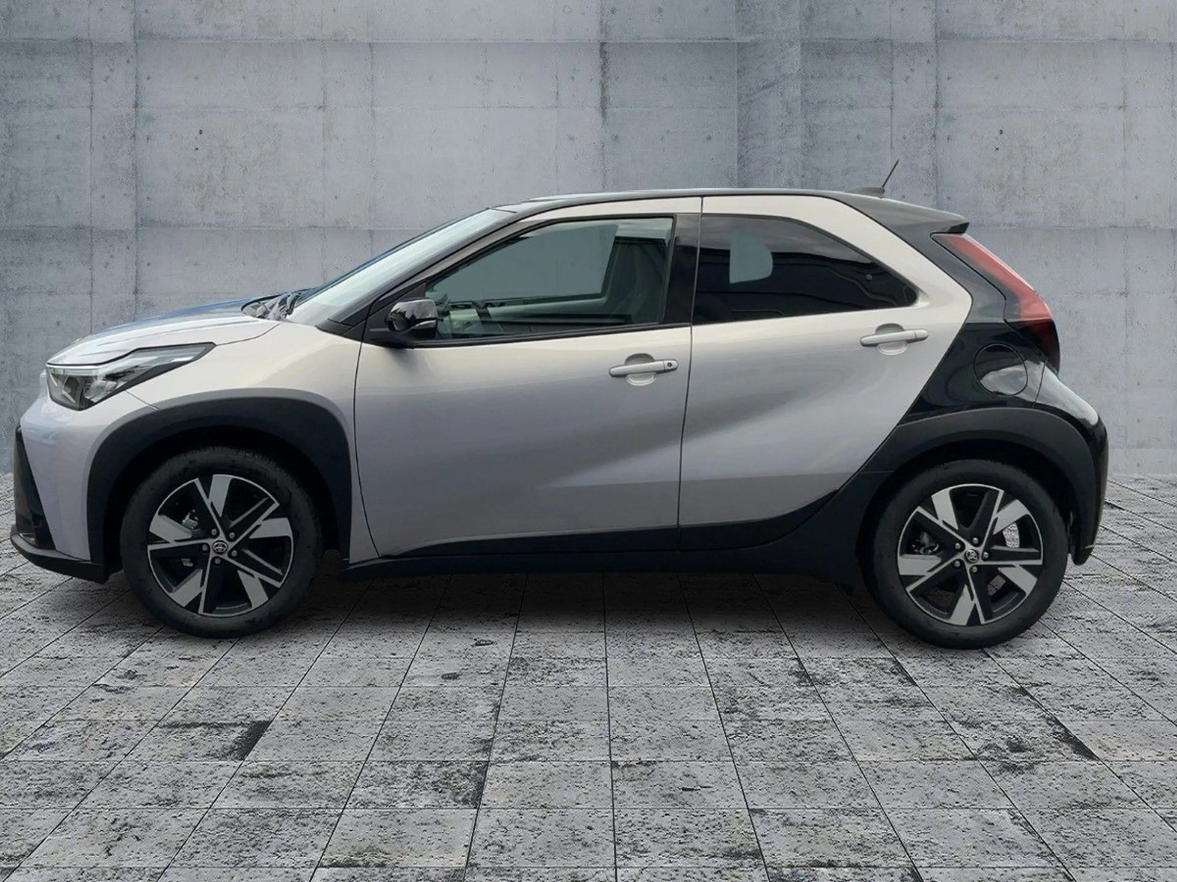 Toyota Aygo X Hybrid |Teamplayer|SHZ|GRA|LED|Klima — photo 4