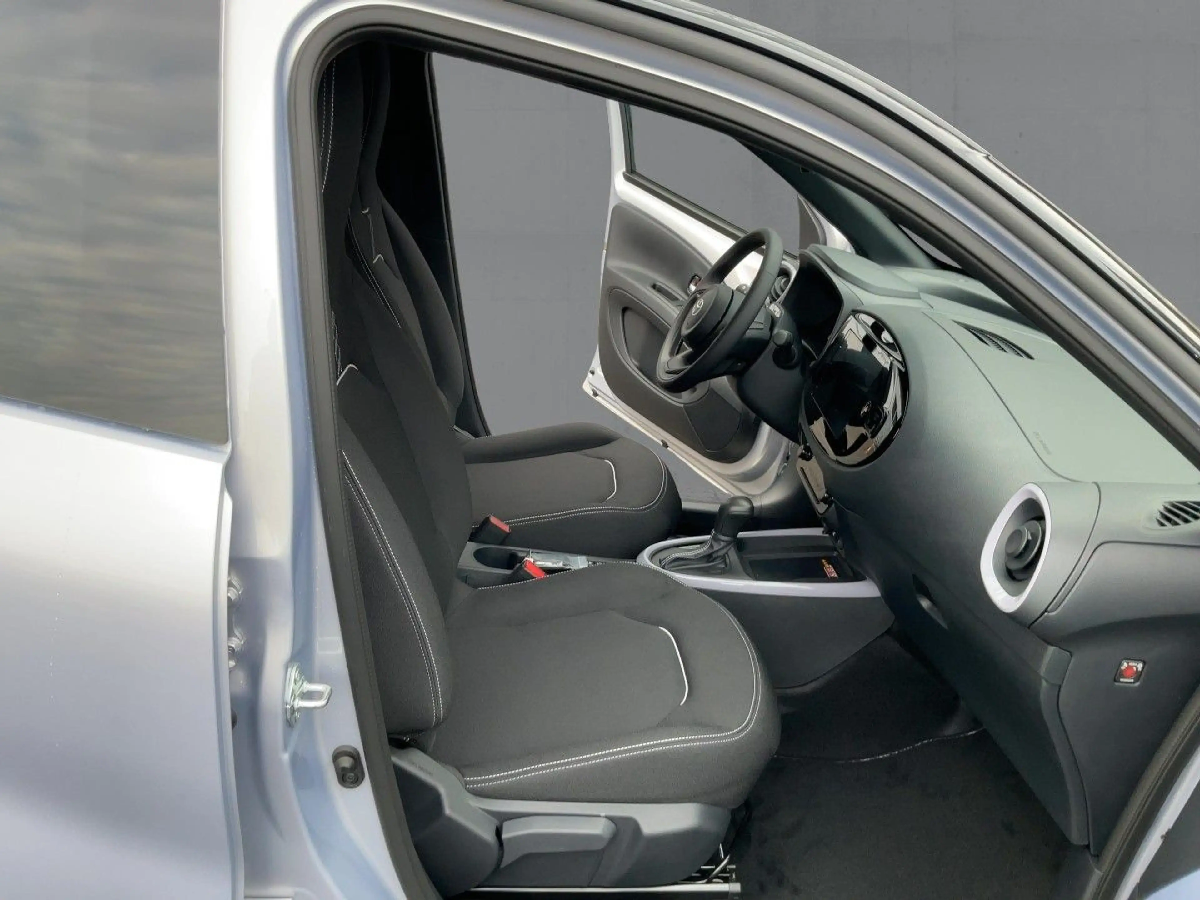 Toyota Aygo X Hybrid |Teamplayer|SHZ|GRA|LED|Klima — photo 12
