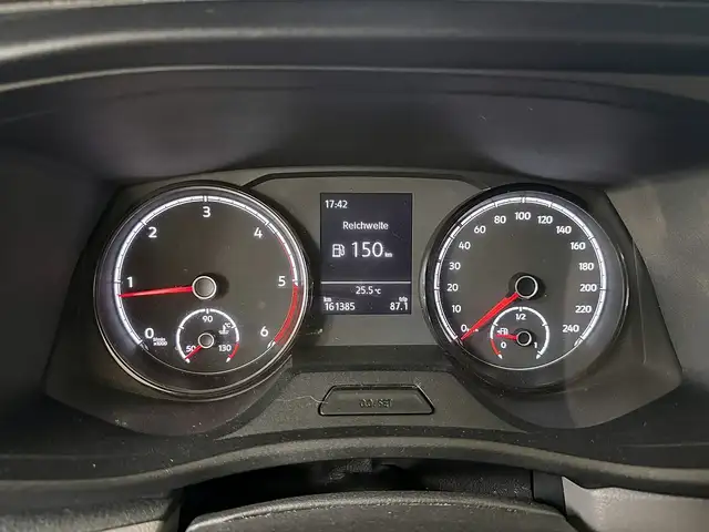 Volkswagen Transporter view 14