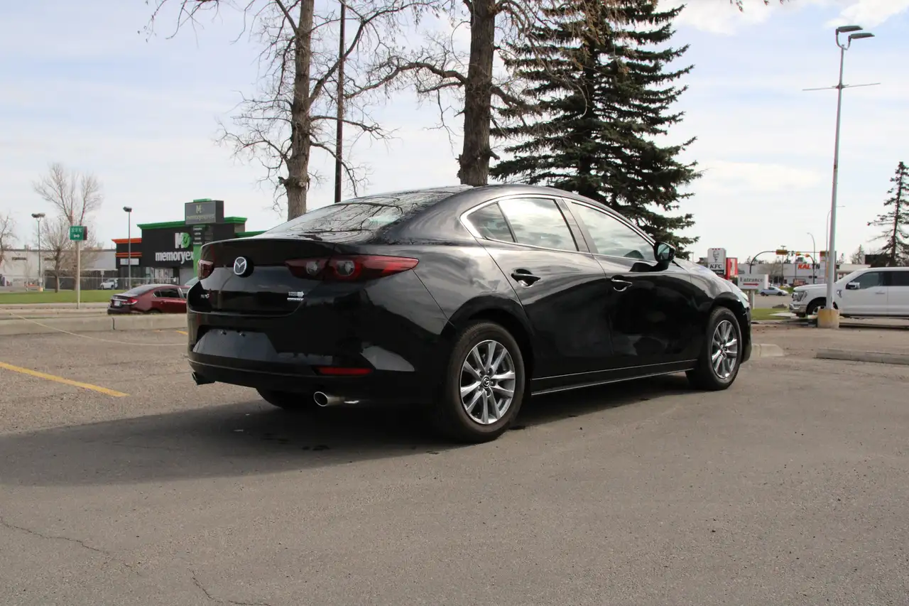 Mazda 3 снимка Mazda 3