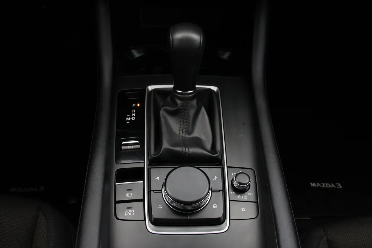 Mazda 3 снимка Mazda 3