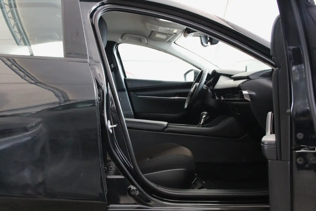 Mazda 3 снимка Mazda 3