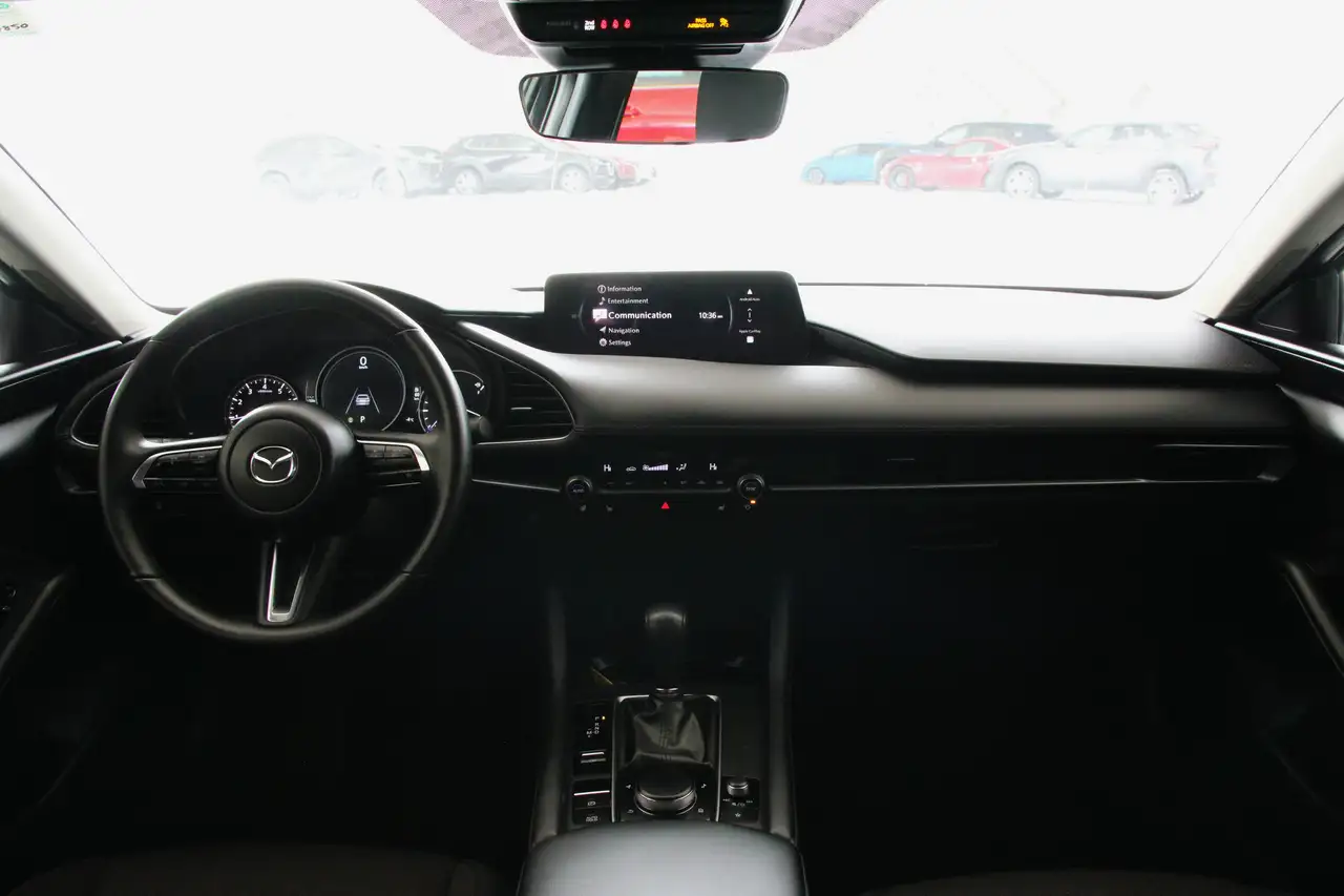 Mazda 3 снимка Mazda 3