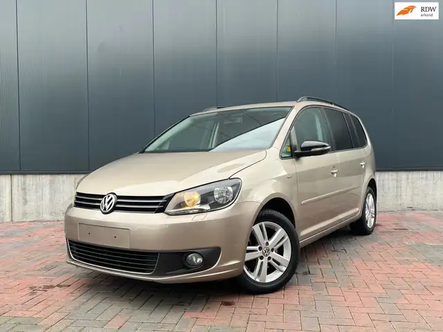 Volkswagen Touran 1.2 TSI Highline BlueMotion * Navi * Cruise * Pano