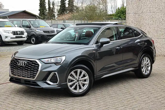 Audi Q3 S-LINE*PANORAMISCH-DAK*COUPE*CAMERA*ELECTR-KOFFER*