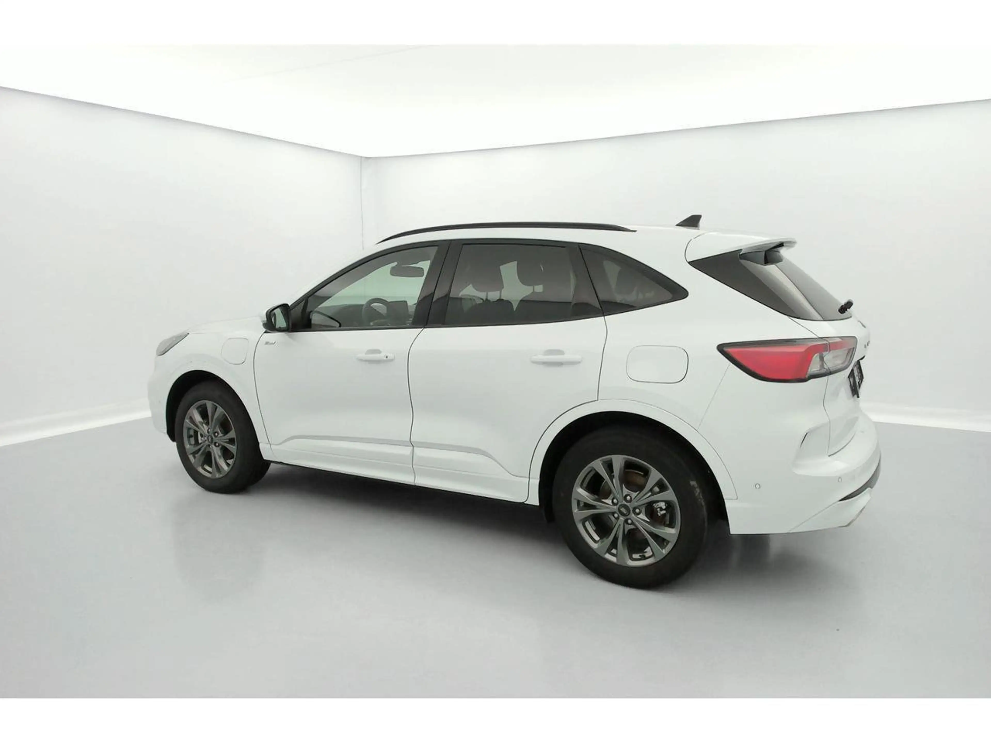 Ford Kuga 2.5 EcoBoost FWD FHEV ST-Line X DEMO — photo 4