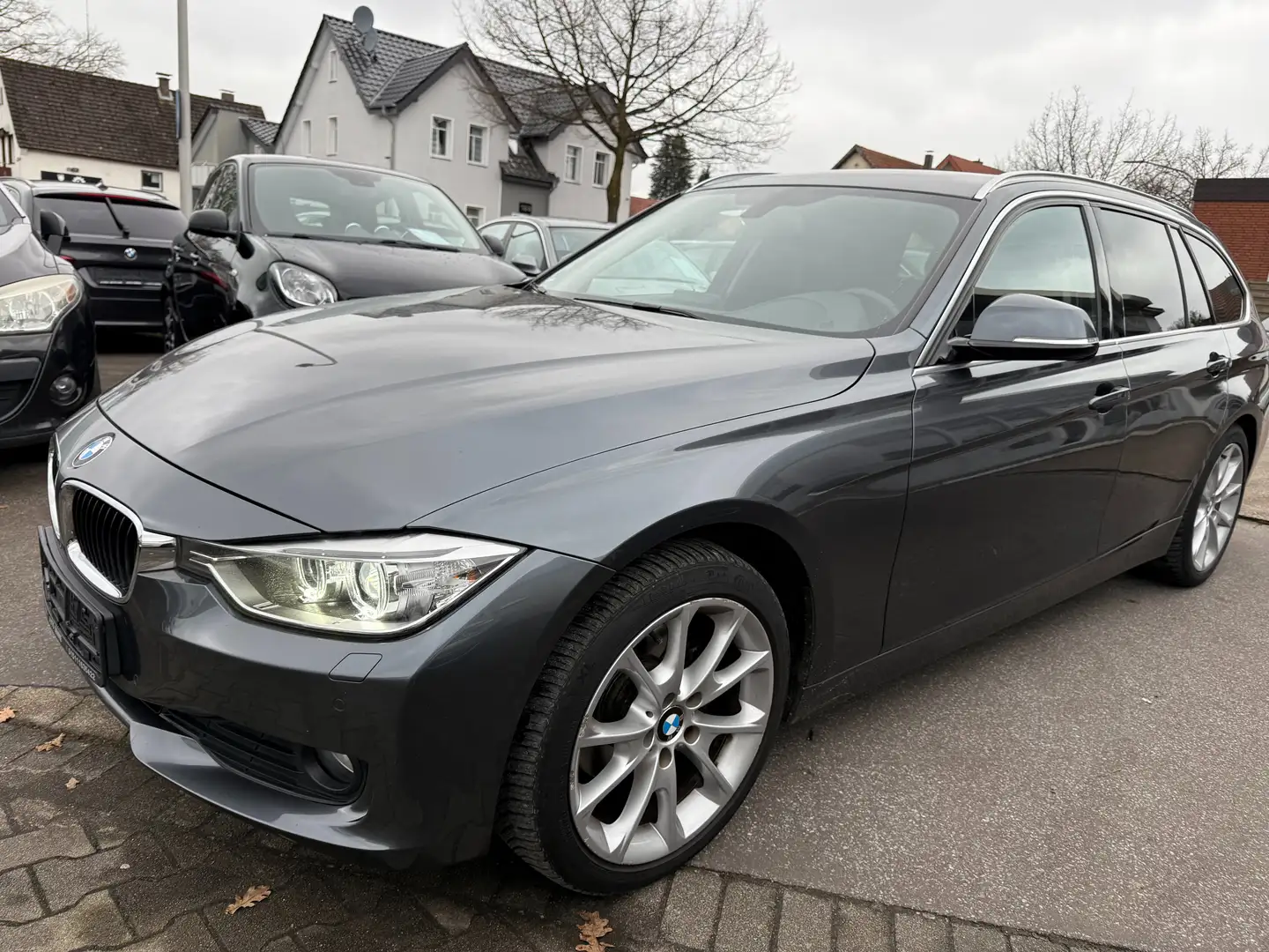 BMW 320 320 d~2 Hand~Navi~Leder~Tempomat~Bi-Xenon Gris - 1