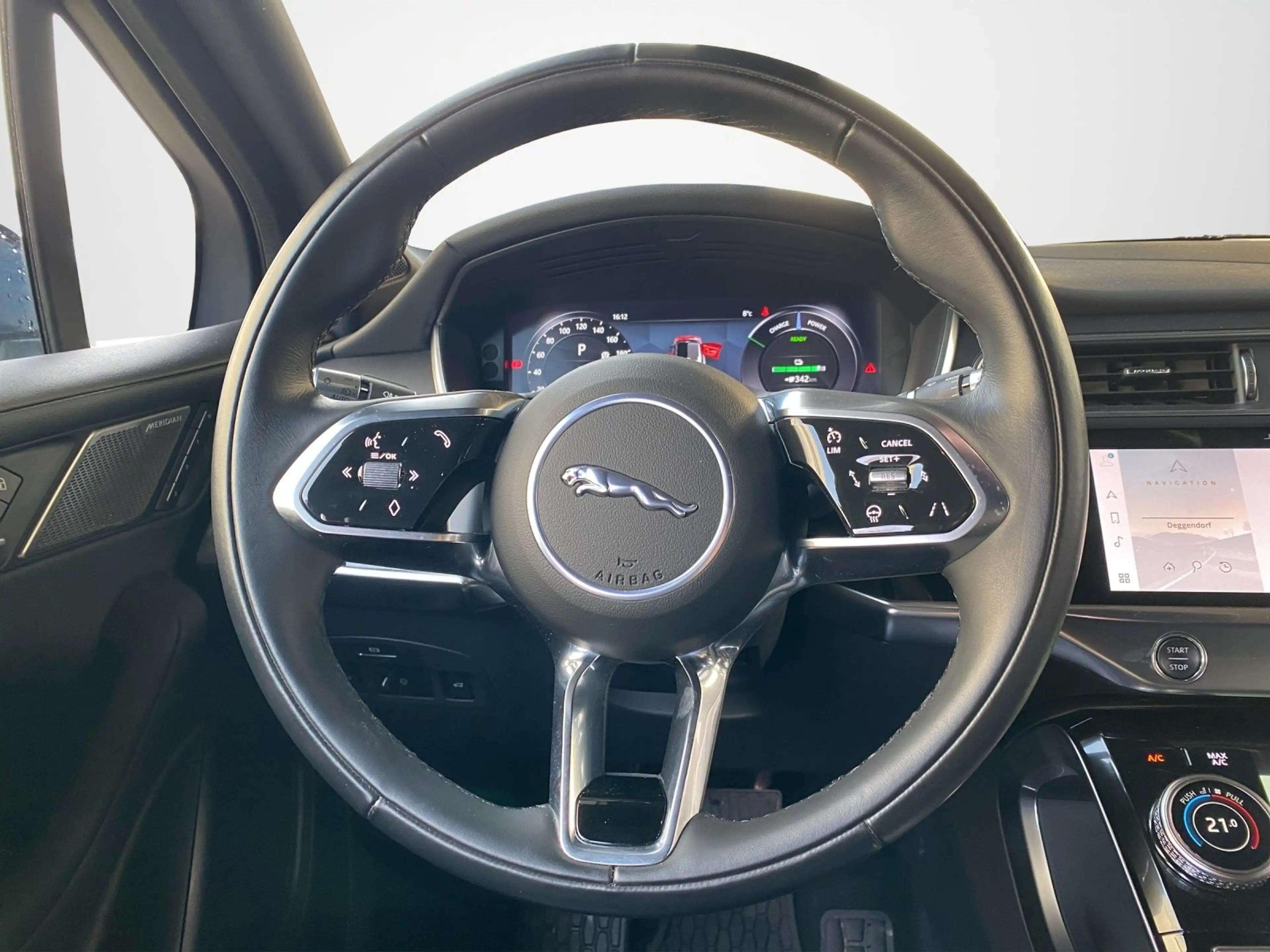 Jaguar I-Pace EV400 S AWD*HUD*LED*AHK*WinterP*20'' — photo 10