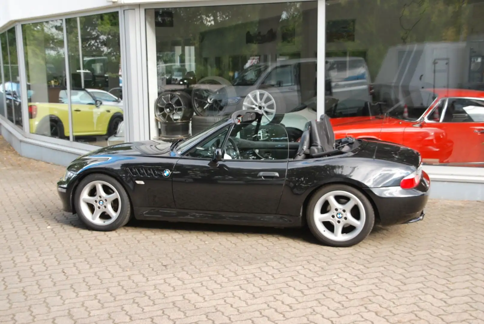 BMW Z3 Roadster 1.9i,Sehr guter gepflegter Zustand Schwarz - 1