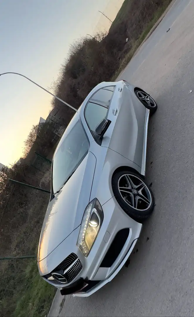 Mercedes-Benz A 180 PACK AMG INT / EXT + lumiere ambiance Gris - 1